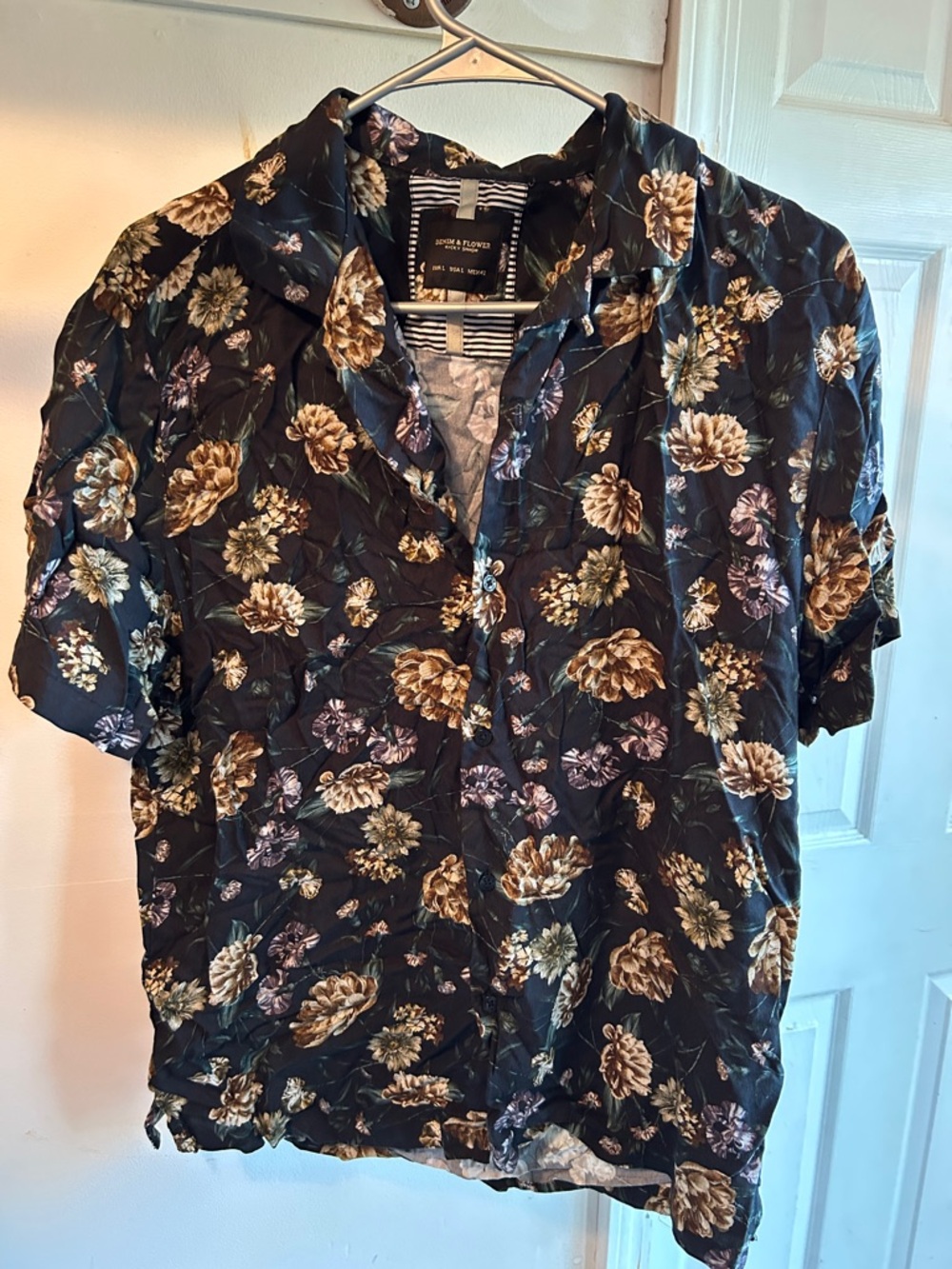 Floral Short-Sleeve Button Shirt - Black with Tan Floral